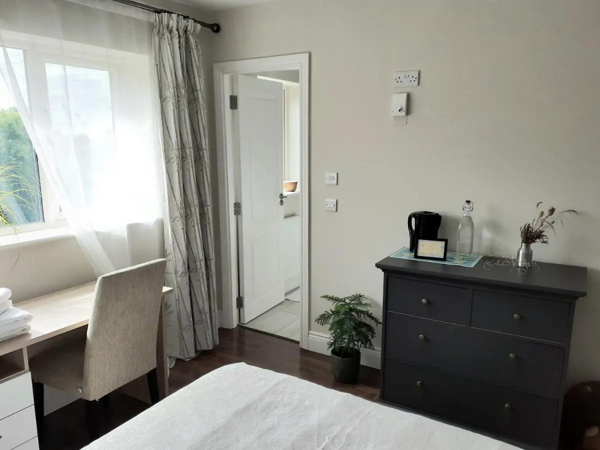 Ensuite At The Foot Of Dublin Mountains 0*,  Ireland